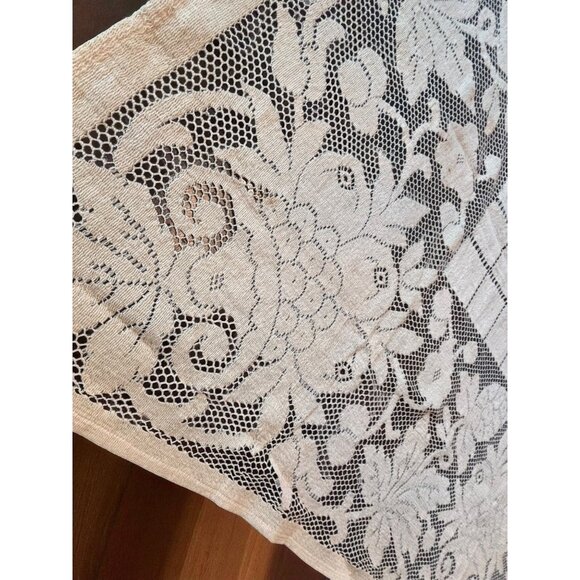 Vintage Ecru / tan lace 70x58 Tablecloth MCM Rectangle - Picture 2 of 10